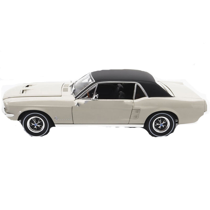 1967 Ford Mustang Coupé modelo 1:18