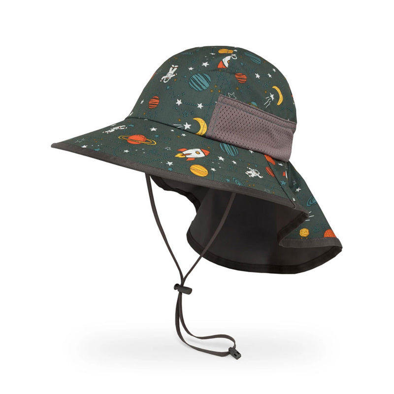 Kids Space Explorer gioca a cappello